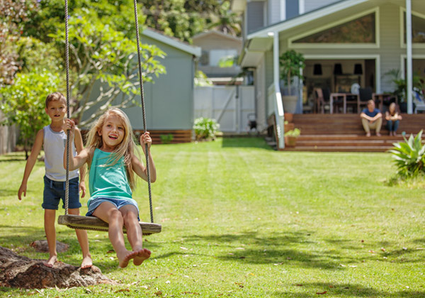 Lawnspiration_Swing